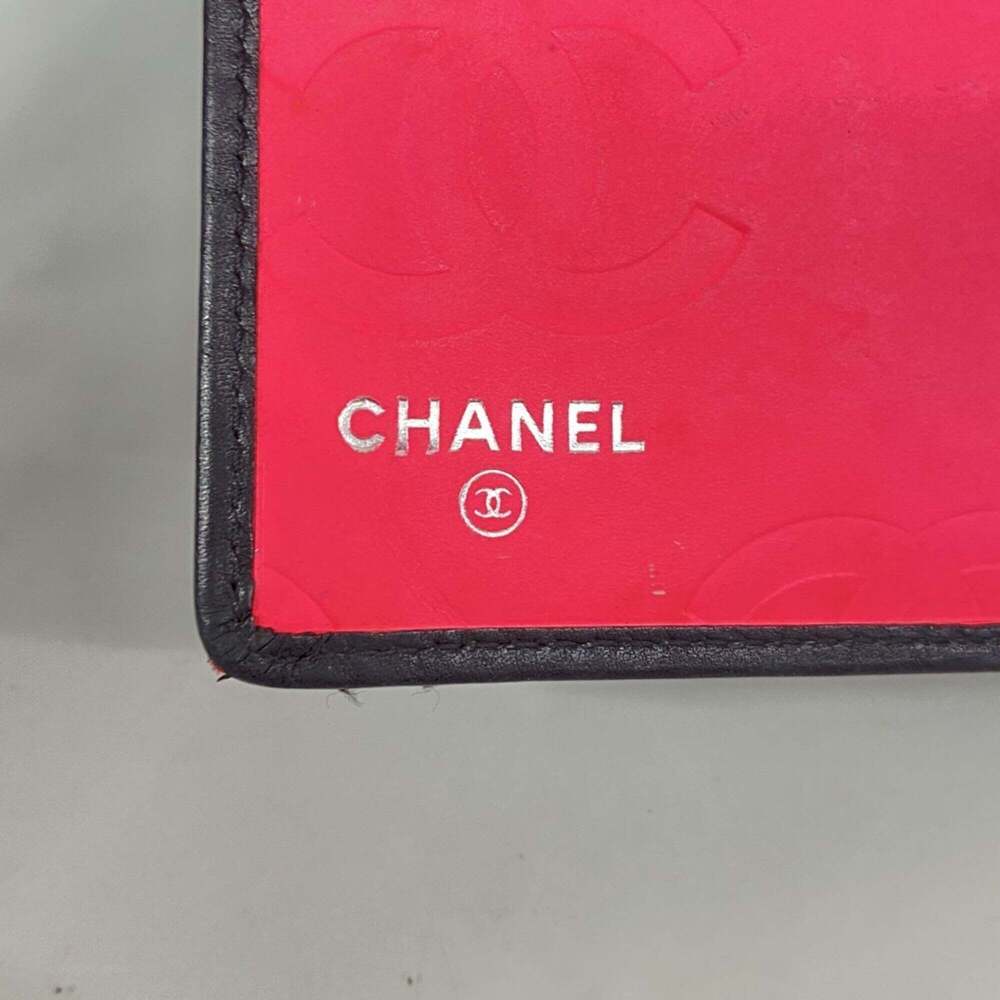 CHANEL Black Lambskin Leather Wallet - Picture 4 of 10